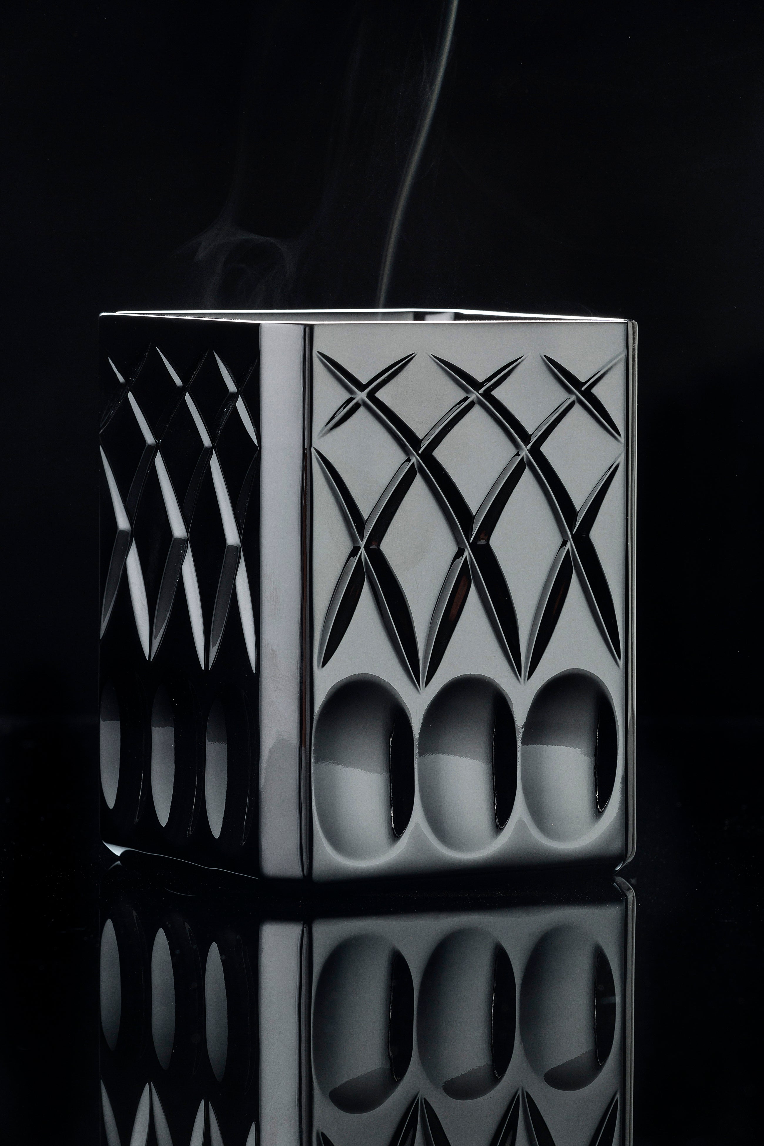 Candela Lipe - Cristallo Nero Lucido Decori Geometrici