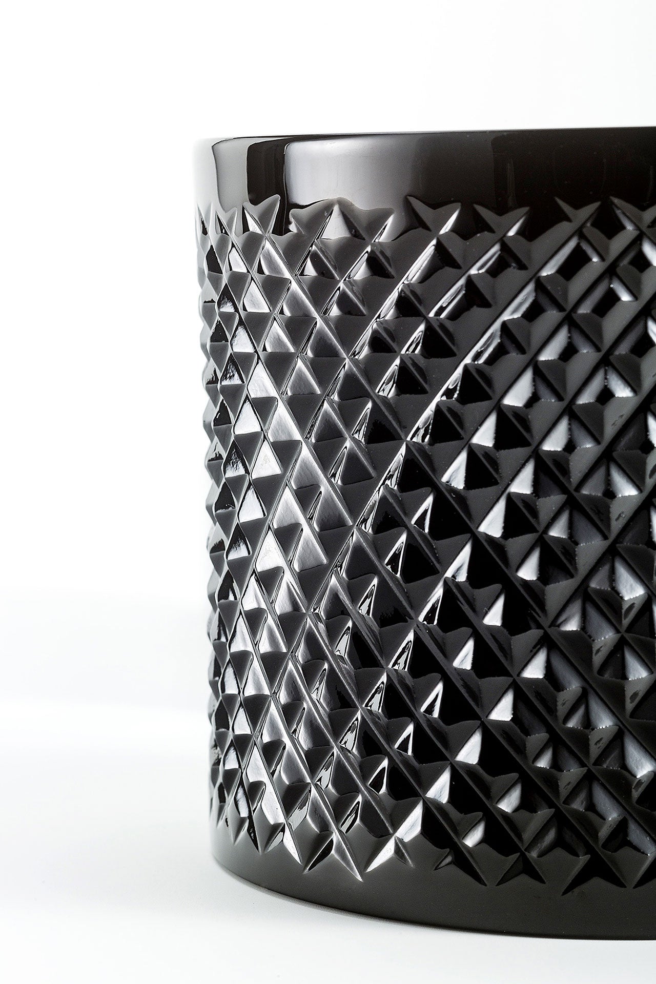 Lidia Candle - Black Crystal Net Pattern