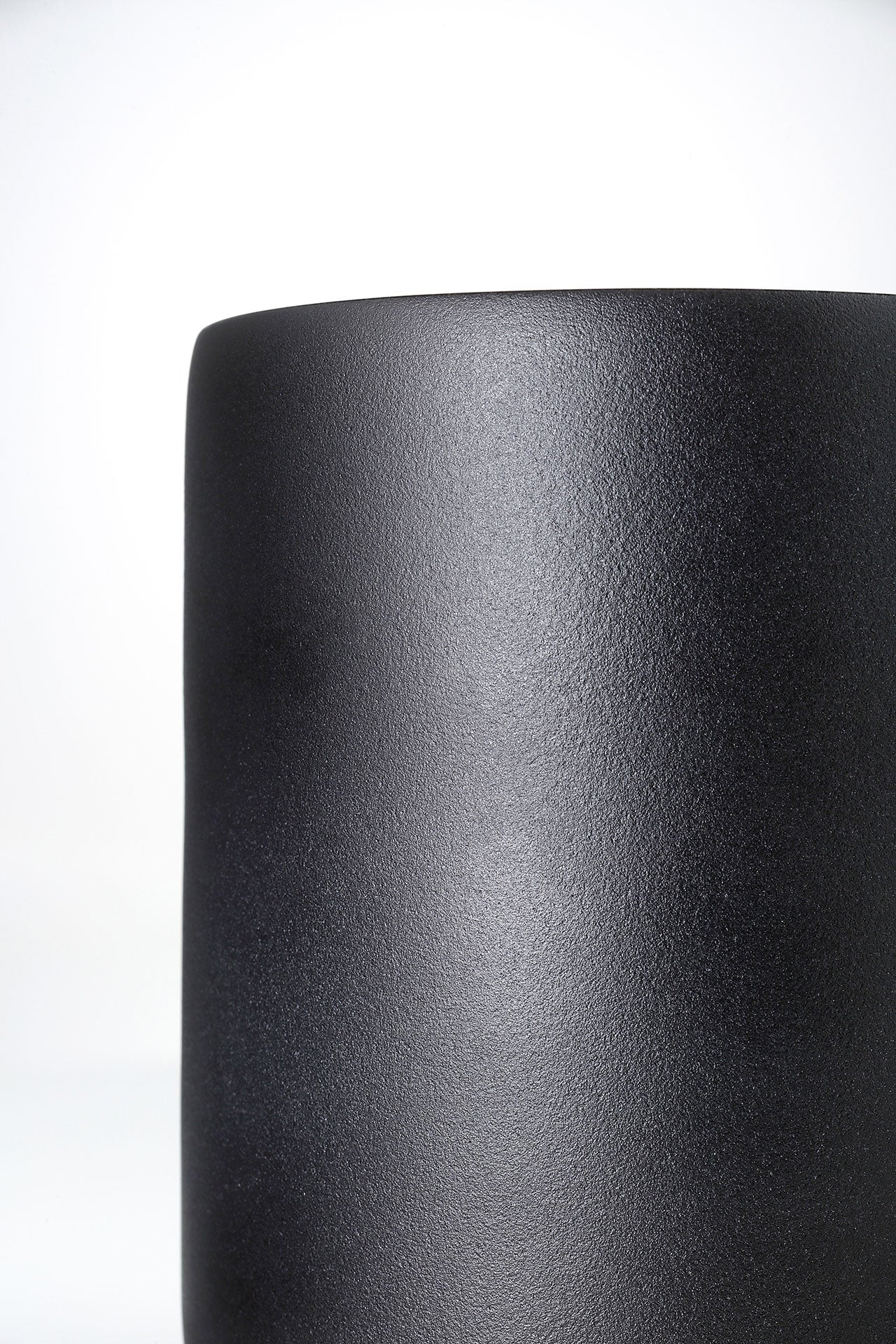 Lipe Candle - Matte Black Crystal Minimalist Design