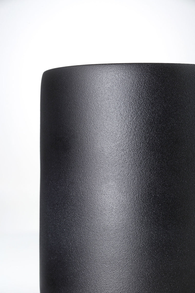 Lipe Candle - Matte Black Crystal Minimalist Design