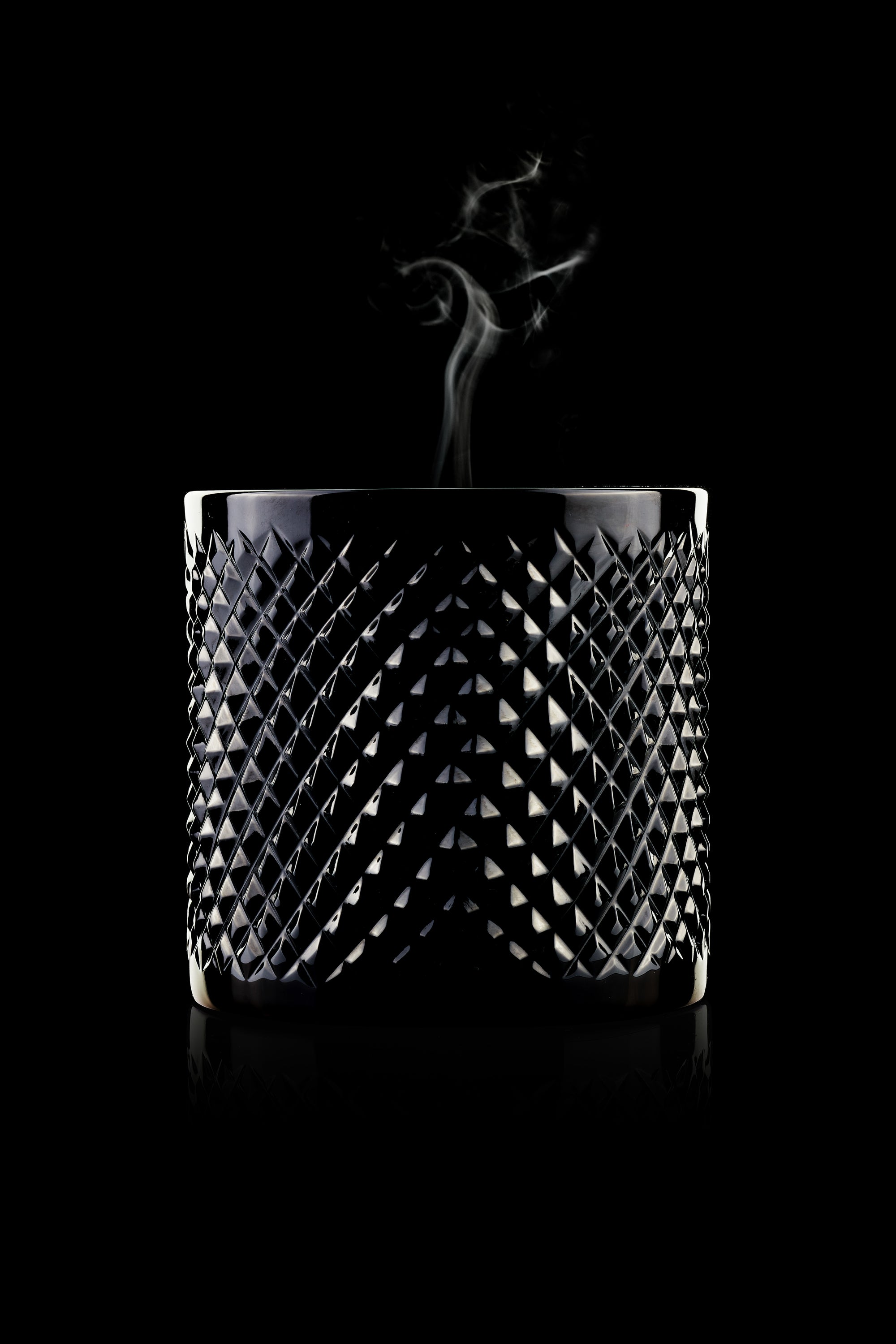 Lidia Candle - Black Crystal Net Pattern